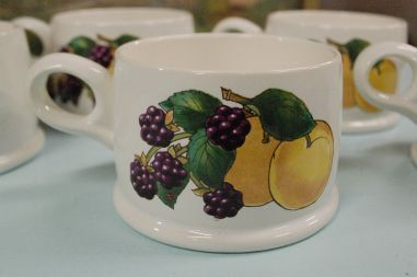 (n-329) Wedgwood Gourmet puuviljadega kruusid/ magustoidukausid, 5tk