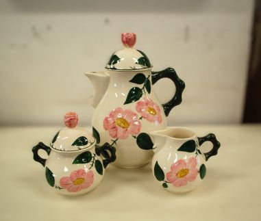 (n-2742/17) Villeroy&Boch Wild Rose kann, suhkrutoos ja koorekann