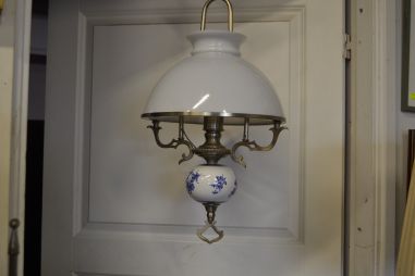 (N-5801) Sinise portselaniga laelamp