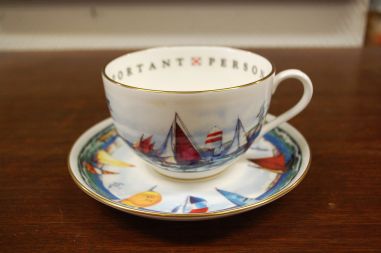 (n-6557) Royal Worcester, Nautical Collection, suur tass ja taldrik "To a very important person"